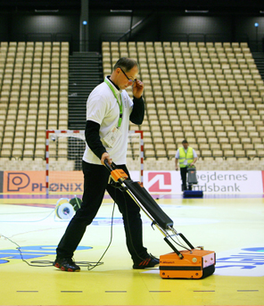 handball court cleaning